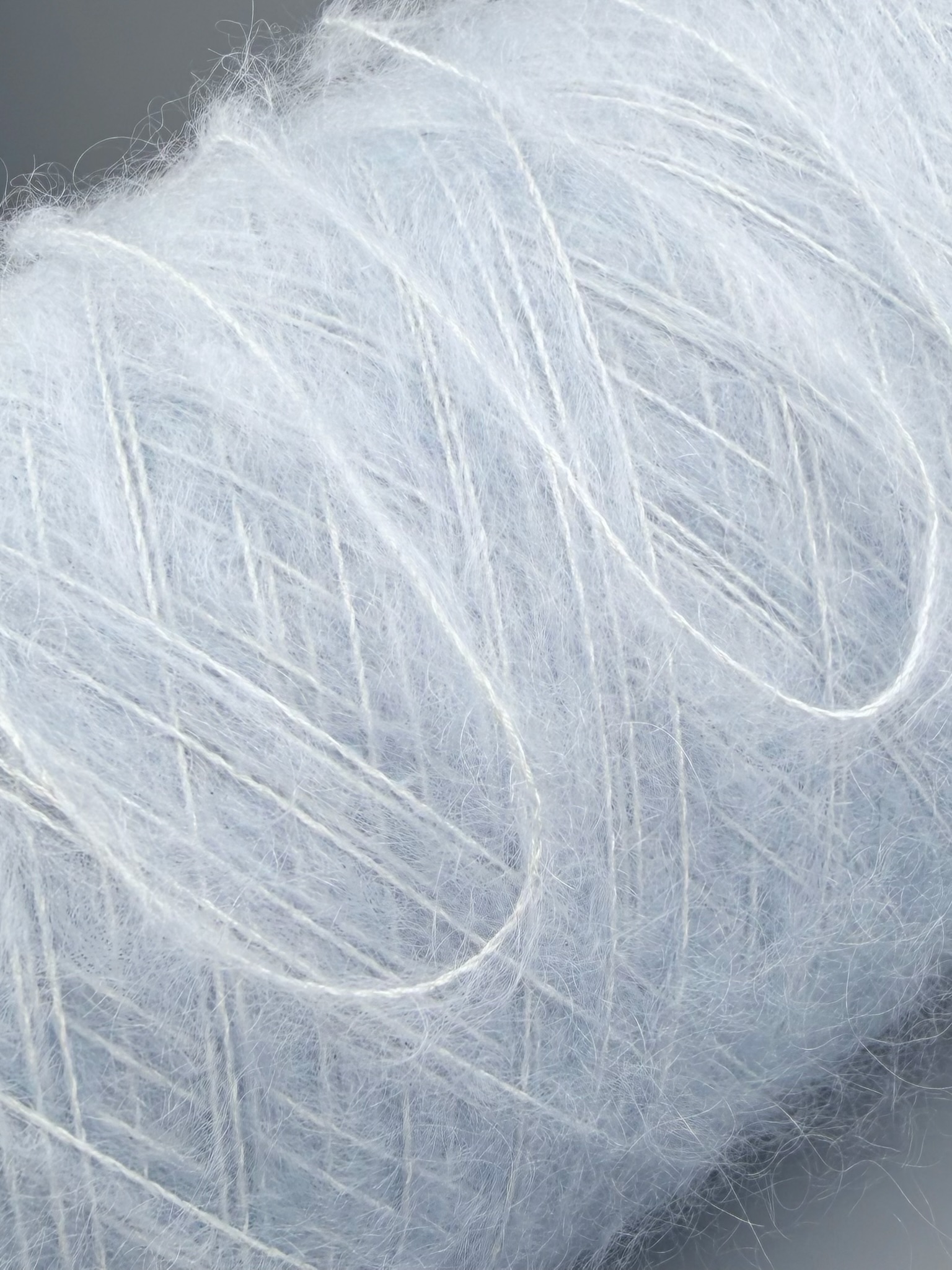 Sesia Eiffel – Fil Kid Mohair et Soie Mulberry 300m/100g Bleu glacier 1115